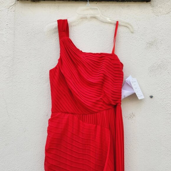 BCBGMaxAzria Red On Shoulder Pleated Gown - Picture 5 of 7